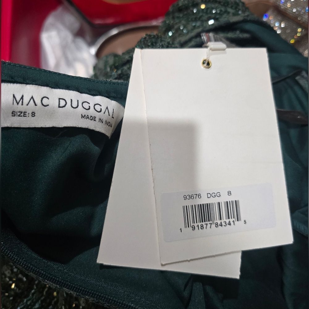 Mac Duggal Emerald Green Sequin V‑Neck Midi Dress - Picture 7 of 7
